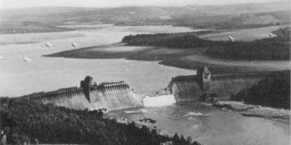Moehnesee - vernietigde dam in de Tweede Wereldoorlog