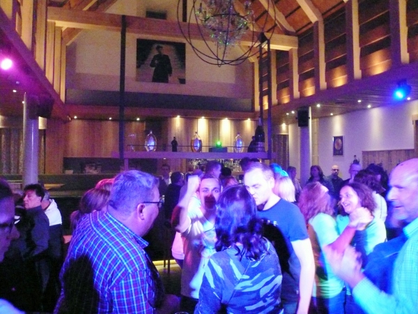 Don-Camillo Dorfkirche als Partykneipe in Willingen